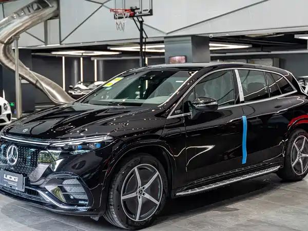 Mercedes-Benz EQS SUV 2025
