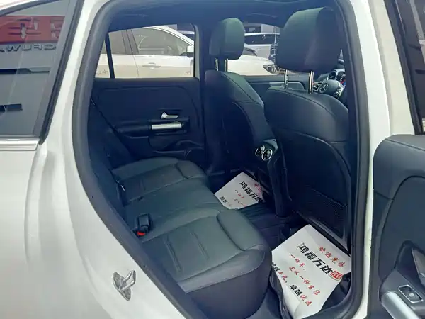 Mercedes-Benz GLA 2023, фото 22