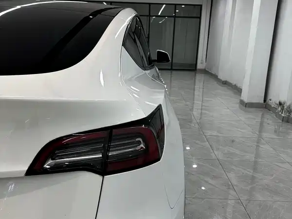Tesla Model Y 2022, фото 17