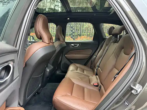 Volvo XC60 2022, фото 15