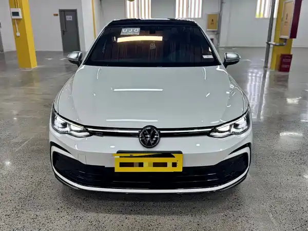 Volkswagen Golf 2023, фото 2