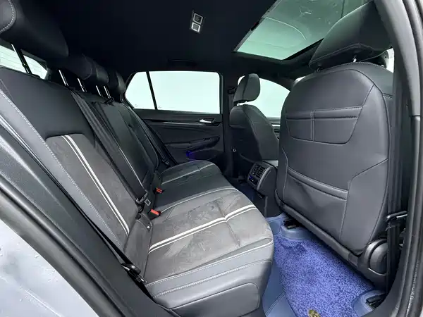 Volkswagen Golf 2023, фото 12