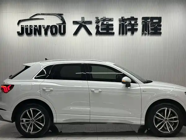 Audi Q3 2023, фото 7