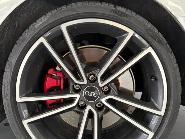 Audi A4L 2023, фото 11