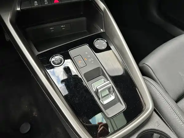 Audi A3 2023, фото 13