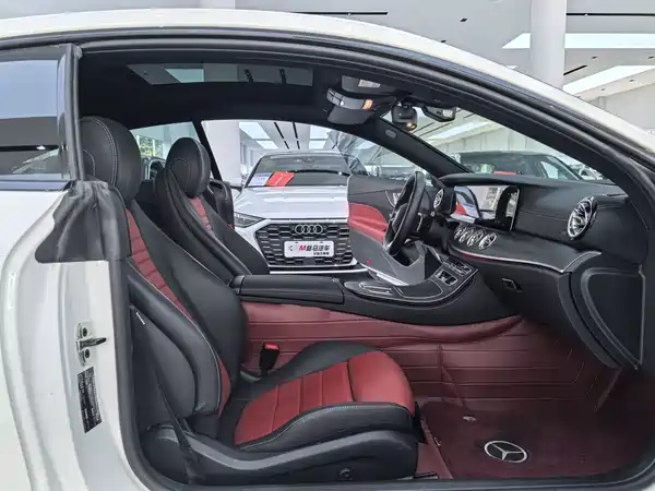 Mercedes-Benz E-Class 2023, фото 11
