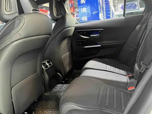 Mercedes-Benz C-Class 2023, фото 6