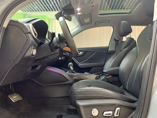 Audi Q2L 2022, фото 9