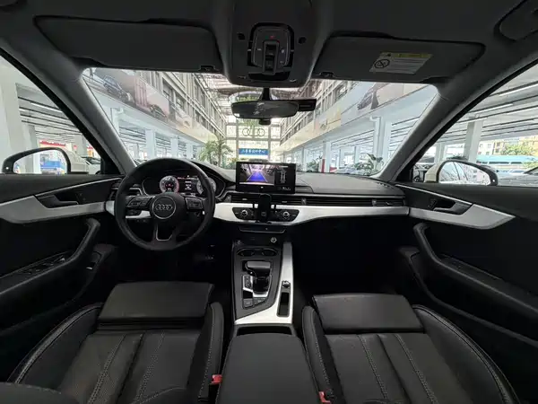 Audi A4L 2022, фото 13