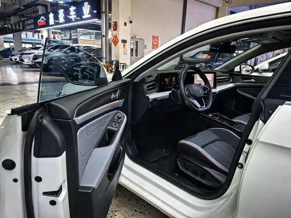 Volkswagen Lamando 2023, фото 6