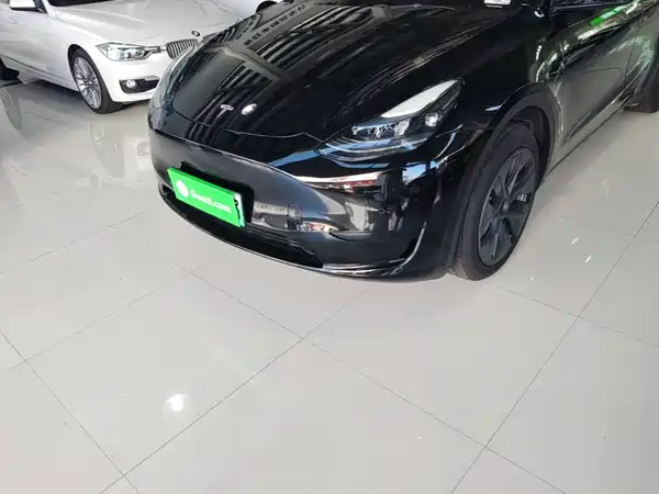 Tesla Model Y 2023, фото 23