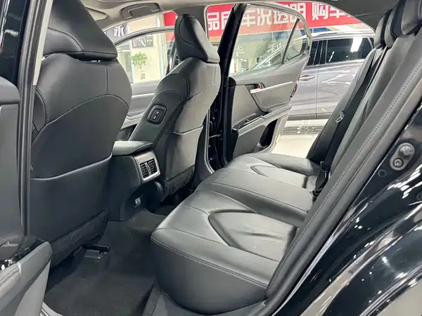 Toyota Camry 2023, фото 21