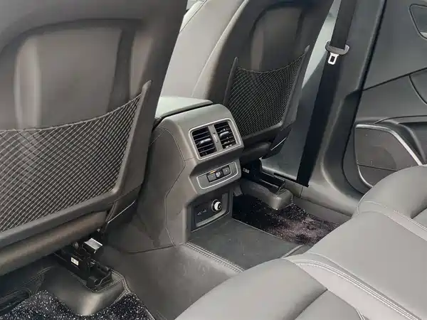 Audi Q5L 2023, фото 9