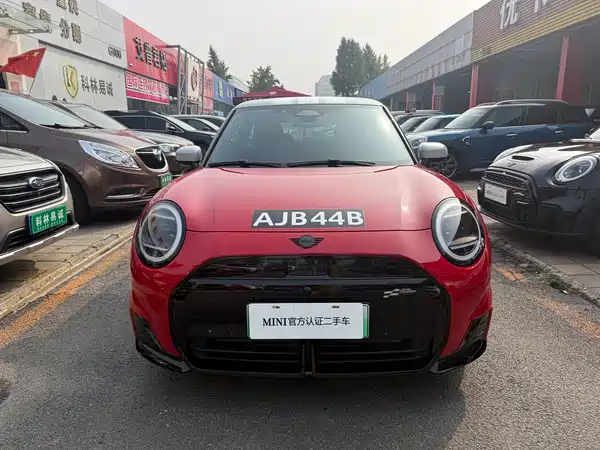 MINI JCW Electric 2025, фото 2