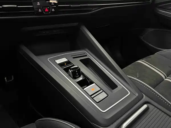 Volkswagen Golf 2023, фото 14