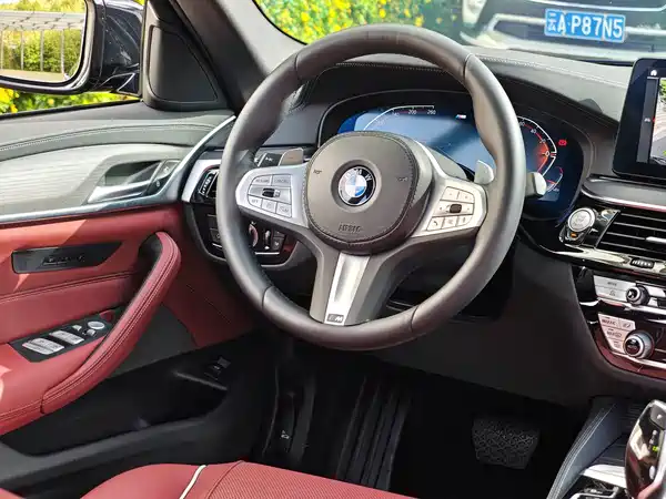 BMW 5 Series 2023, фото 19