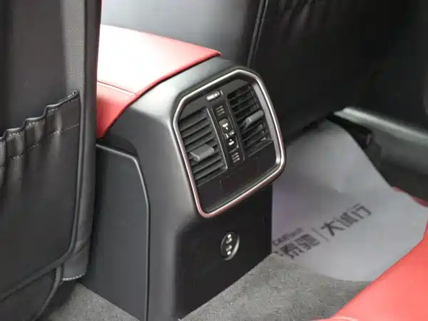 Porsche Macan 2022, фото 22