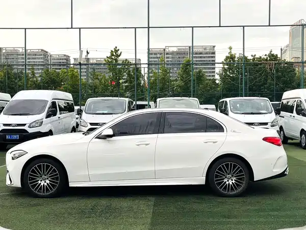 Mercedes-Benz C-Class 2024, фото 4