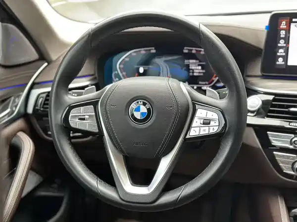 BMW 5 Series 2023, фото 13