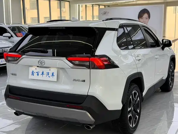 Toyota RAV4 2022, фото 10
