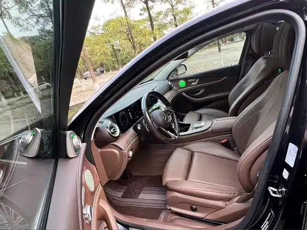 Mercedes-Benz E-Class 2022, фото 7