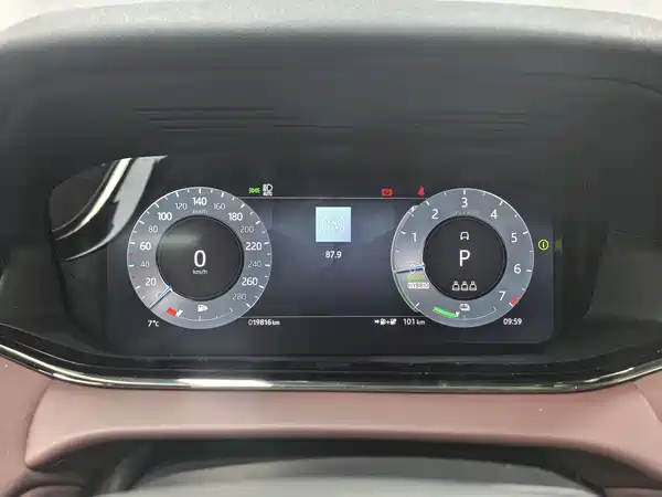 Land Rover Range Rover Evoque PHEV 2023, фото 3