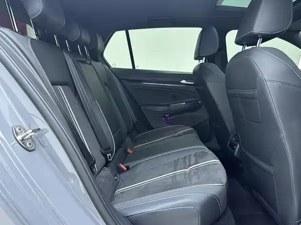 Volkswagen Golf 2023, фото 10