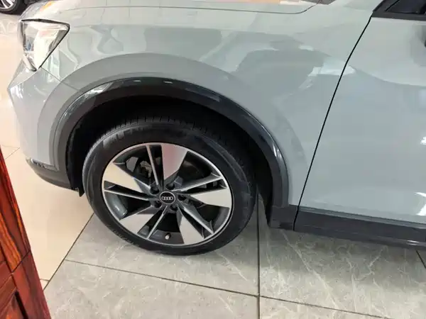 Audi Q2L 2022, фото 22