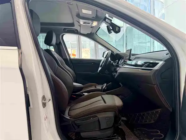 BMW X1 2021, фото 23