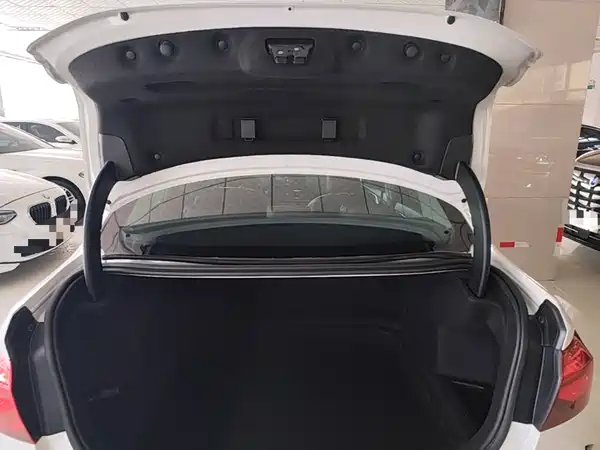 BMW 1 Series 2023, фото 18