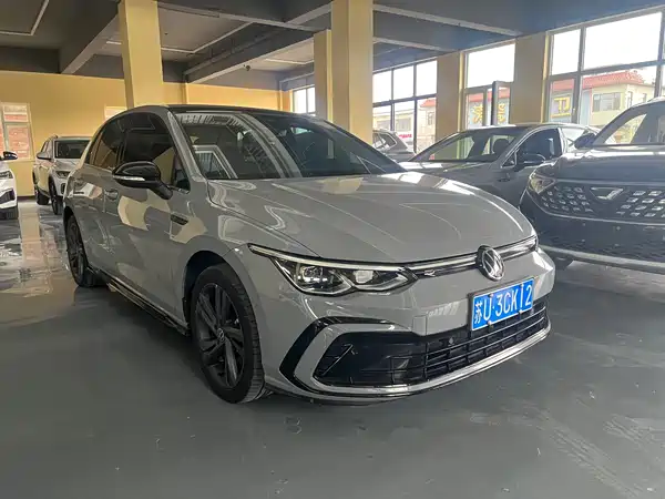 Volkswagen Golf 2023, фото 3