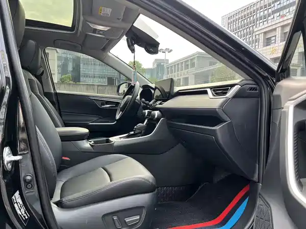 Toyota RAV4 2023, фото 7