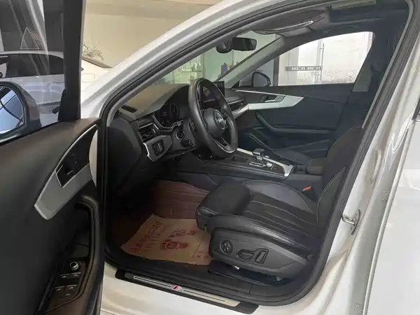 Audi A4L 2022, фото 10
