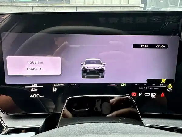 Audi Q6L e-tron 2025, фото 16