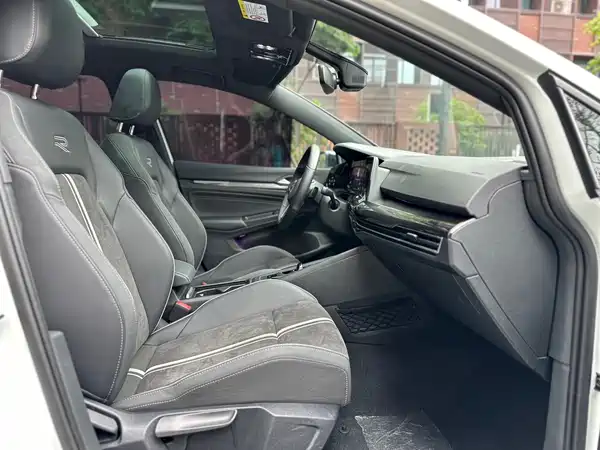 Volkswagen Golf 2023, фото 10