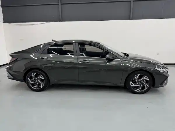 Hyundai Elantra 2023, фото 7