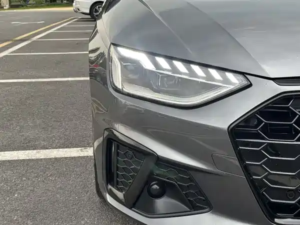 Audi A4L 2023, фото 17