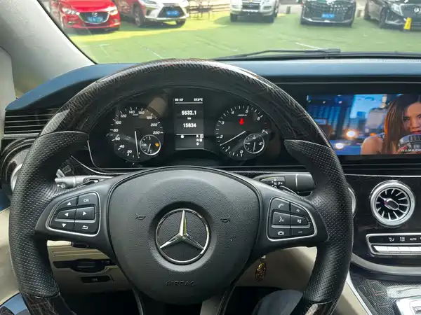 Mercedes-Benz Vito 2023, фото 4