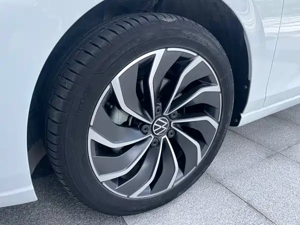 Volkswagen Golf 2023, фото 24