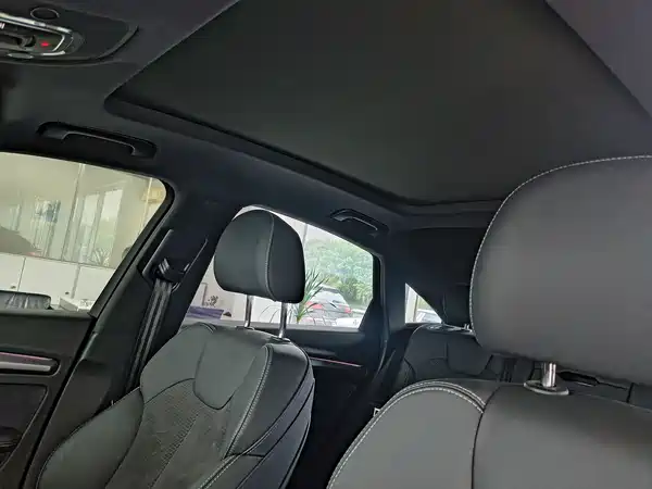 Audi Q5L Sportback 2023, фото 6