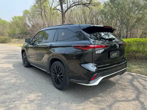 Toyota Crown Kluger 2024, фото 4