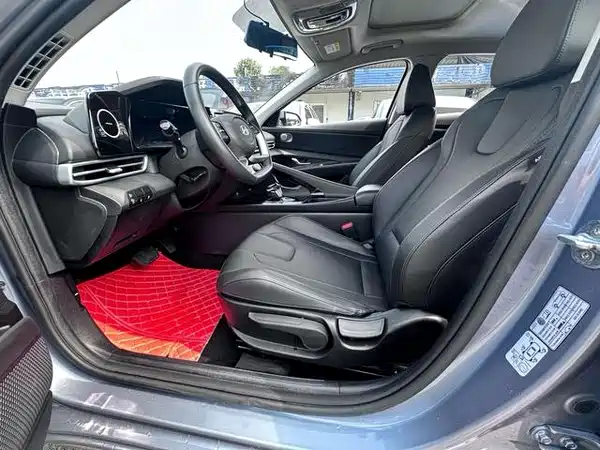 Hyundai Elantra 2023, фото 12