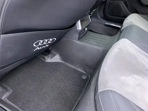 Audi A6L 2024, фото 26