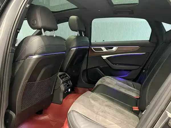 Audi A6L 2023, фото 6