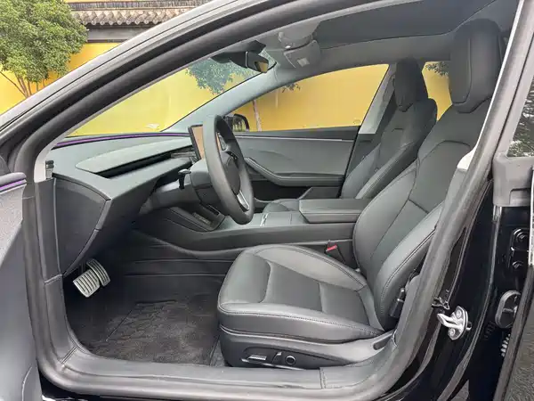 Tesla Model 3 2025, фото 7