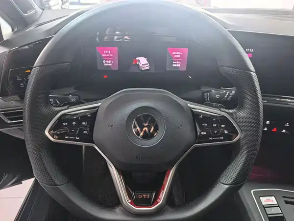 Volkswagen Golf GTI 2023, фото 9