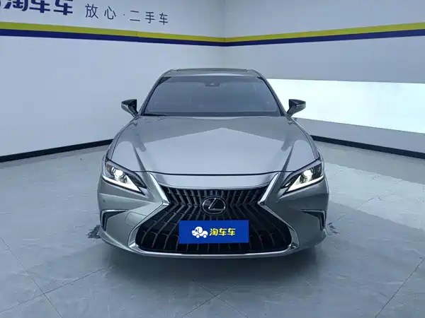 Lexus ES 2022, фото 2