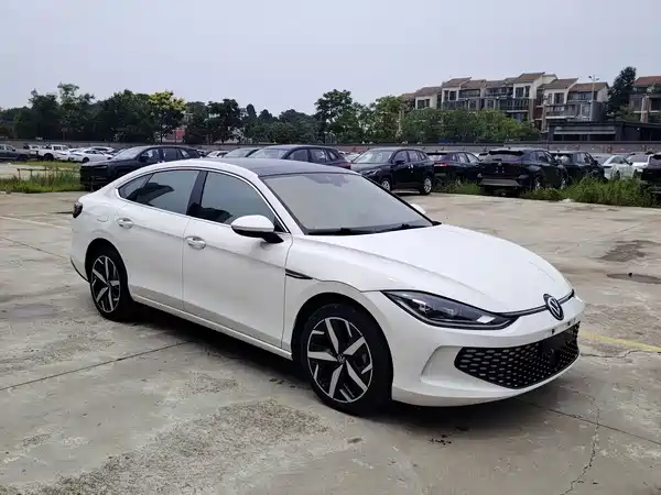 Volkswagen Lamando 2022, фото 3