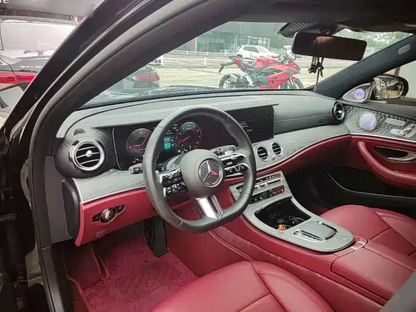 Mercedes-Benz E-Class 2023, фото 9