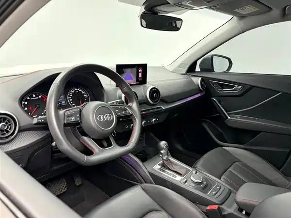 Audi Q2L 2022, фото 14
